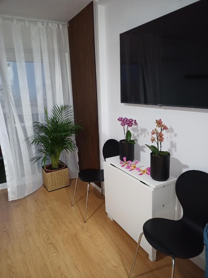 Sweet Home Benalmadena, Estudio Con Vistas Al Mar Y Excelente Conexion Wifi, Para No Fumadores, Con Piscinas, Sea Views, With Swimming Pools, Completely Renovated, Ideal For Older People, Bright With Morning Sun, No Smoking Kültér fotó