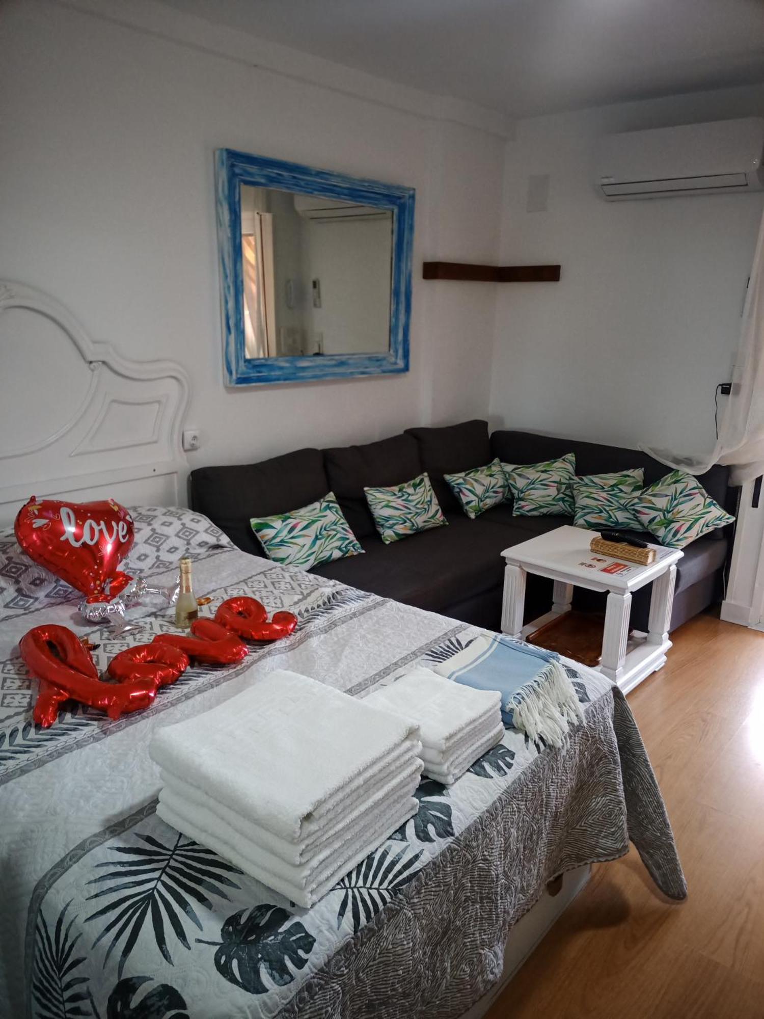 Sweet Home Benalmadena, Estudio Con Vistas Al Mar Y Excelente Conexion Wifi, Para No Fumadores, Con Piscinas, Sea Views, With Swimming Pools, Completely Renovated, Ideal For Older People, Bright With Morning Sun, No Smoking Kültér fotó